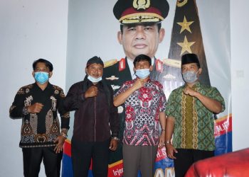 Ikatan Pemuda Jawa Provinsi Jambi Saat Bersilaturahmi dengan Syafril Nursal