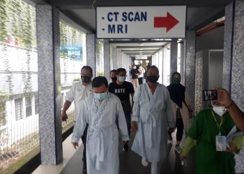 Cagub, Al Haris dan Cawagub, Abdullah Sani saat menjalani tes kesehatan di RSUD Raden Mattaher. (Jambiseru.com)
