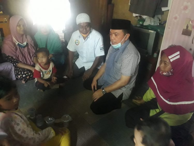 Cagub Al Haris bersama warga Tanjung Jabung Barat.