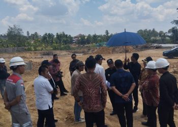 Wali Kota Jambi Maulana Tinjau proyek pembangunan kolam restensi atau Danau Telago Kajang Lako untuk atasi banjir